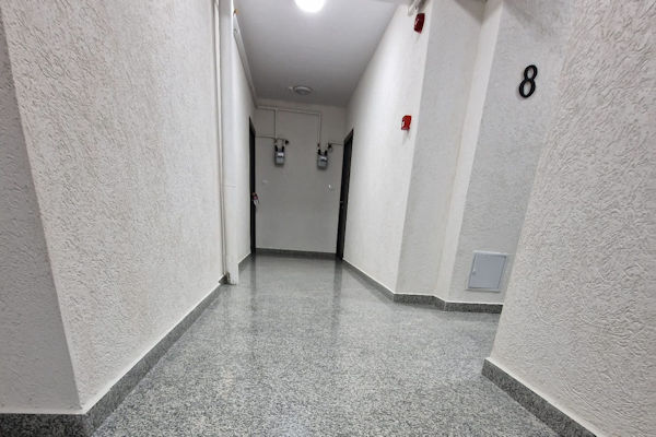 Curățenie scări de bloc